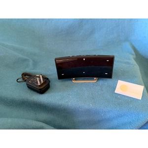 La Crosse Curved Atomic Radio with USB charging port